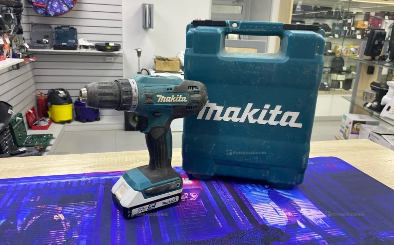 Аккумуляторная дрель-шуруповерт Makita DF488DWE