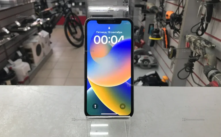 Apple iPhone X 3/64 ГБ