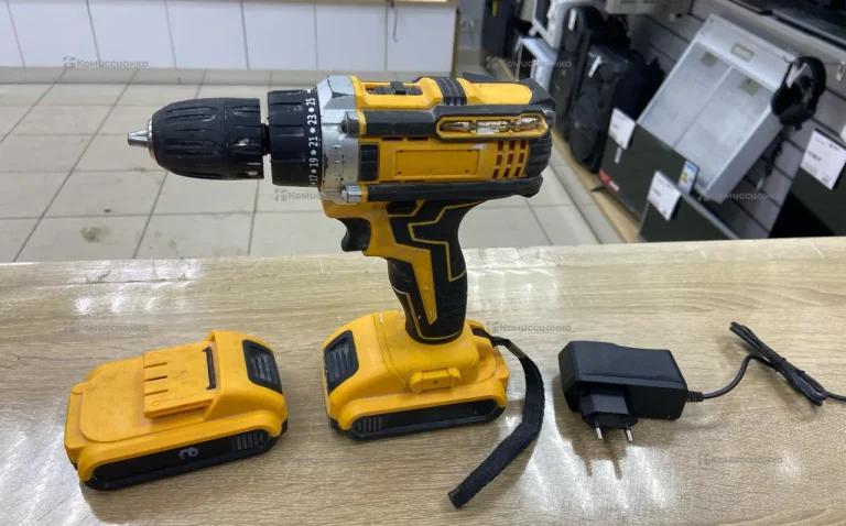 Дрель шуруповерт DeWalt реплика