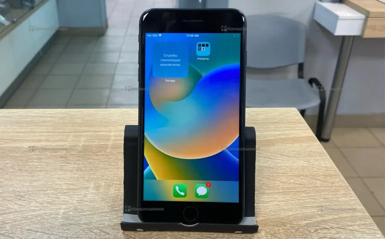 Apple iPhone 8 Plus 3/64 ГБ