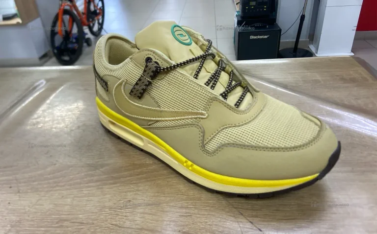 Кроссовки Nike кактус 43р