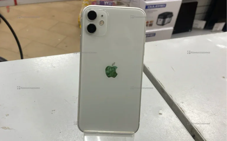 Apple iPhone 11 4/128 ГБ