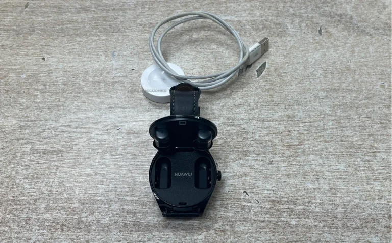 Часы Huawei Watch Buds