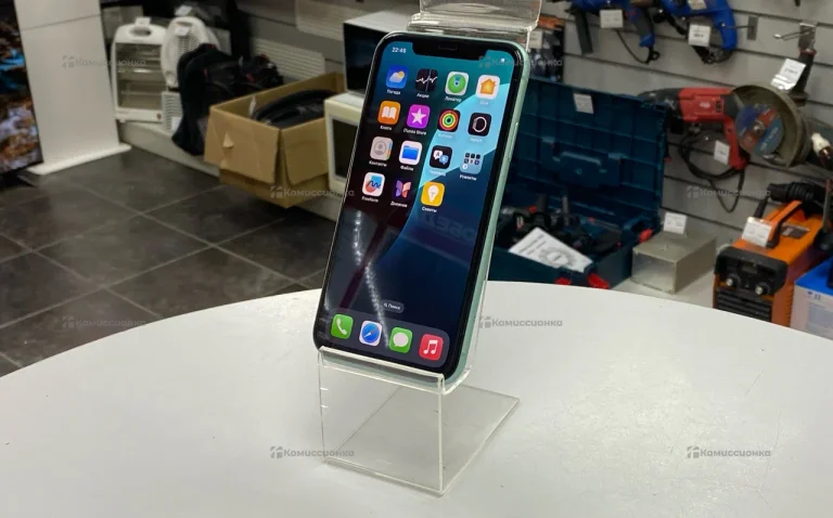 Apple iPhone 11 4/64 ГБ