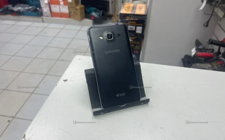 Samsung Galaxy J3 (2016) 2/16 ГБ