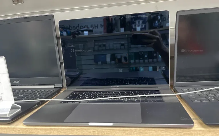 Ноутбук Apple MacBook Pro 15 2017
