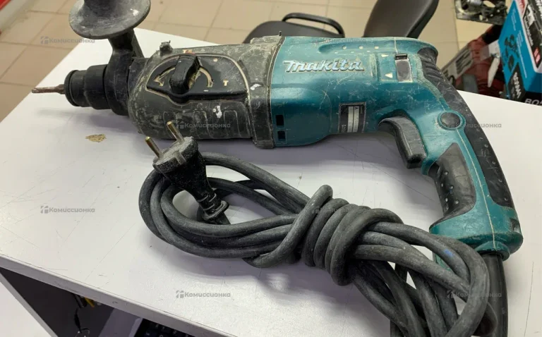 перфоратор Makita hr 2470 .