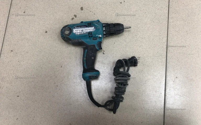 Сетевая дрель-шуруповерт Makita DF0300