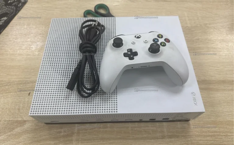 Приставка Xbox One S 500 ГБ