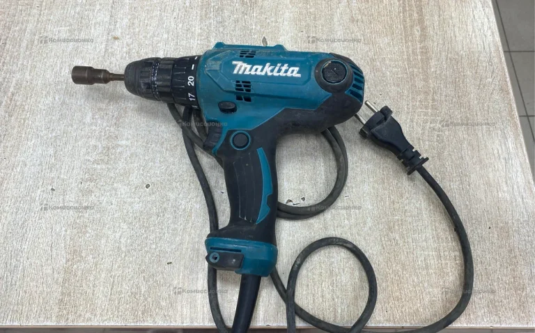 дрель Makita DF0300