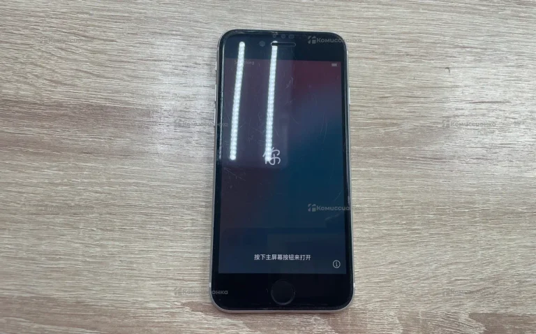 Apple iPhone SE (2020) 3/64 ГБ