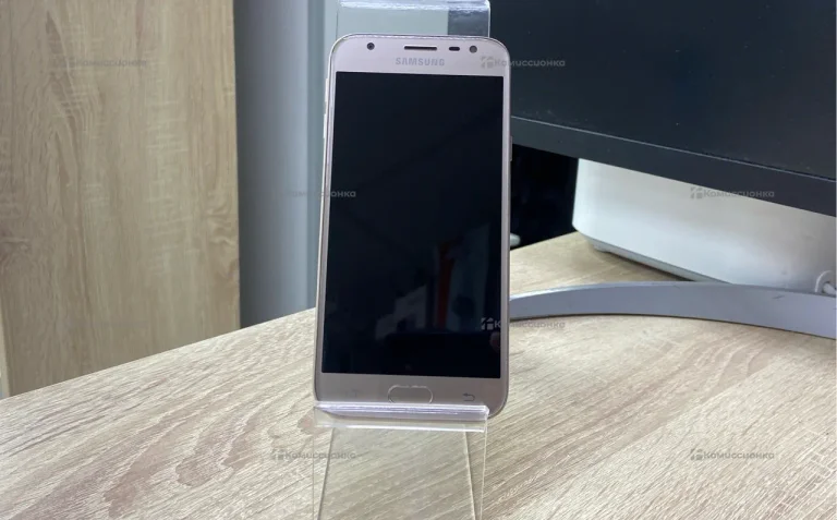 Samsung Galaxy J3 (2017) 2/16 ГБ