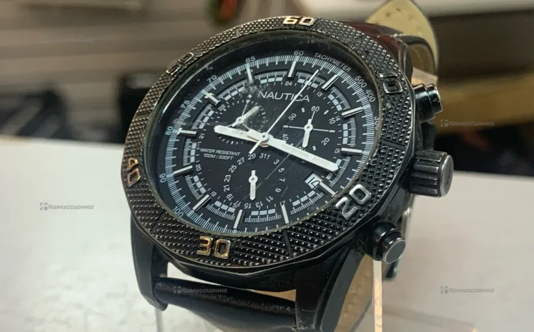 Часы  Nautica
