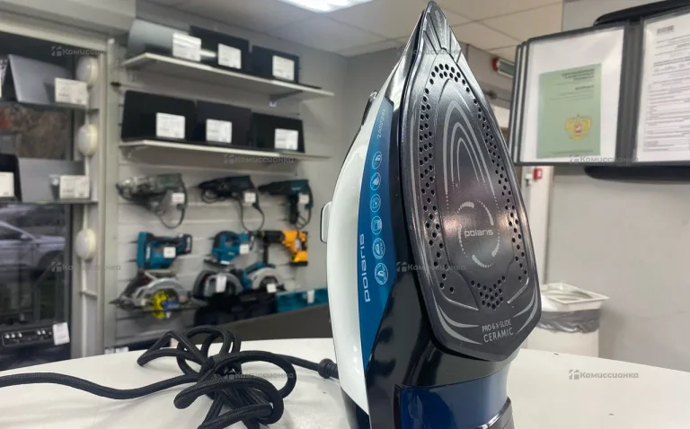 Утюг Polaris PIR 2420AK