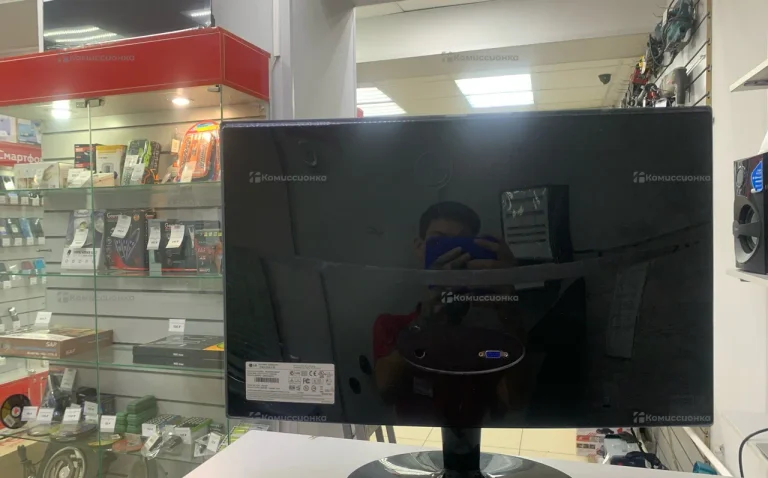 Монитор LG E2240S PN