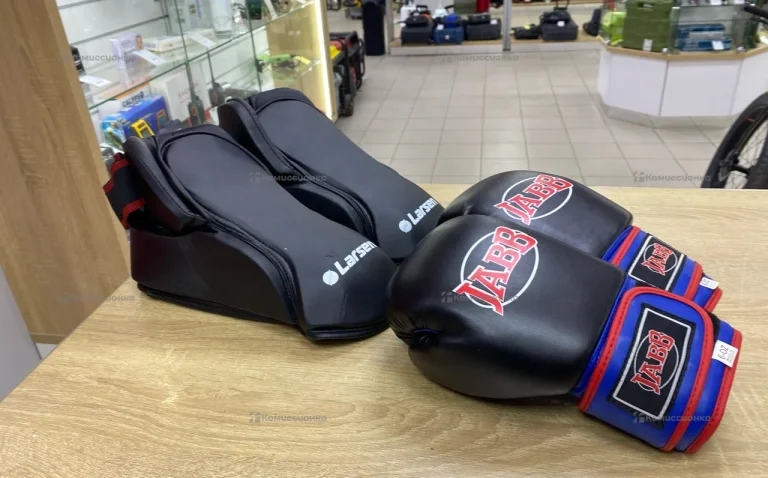 Перчатки jabb + ступни Larsen