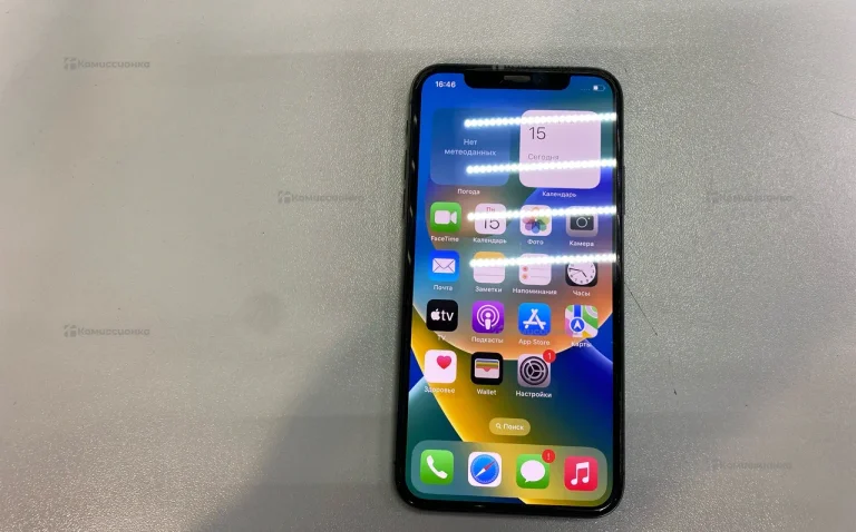 Apple iPhone X 3/64 ГБ