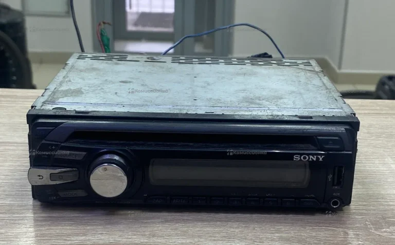 Автомагнитола  Sony cdx-gt39ue