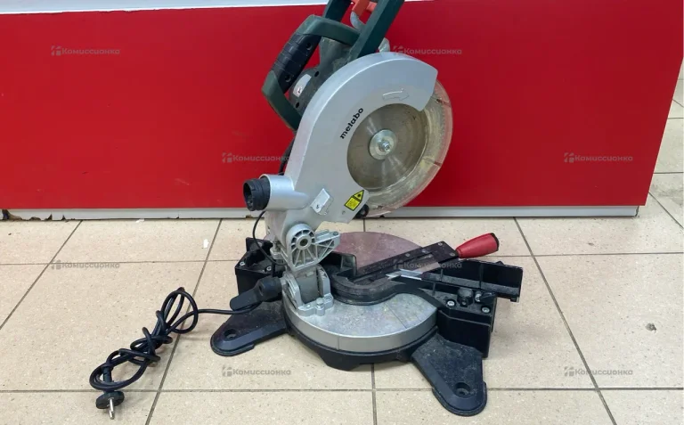Торцовочная пила Metabo KS 216 M Lacercut