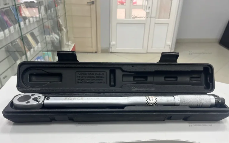 Динамометрический ключ FORCE 6474470 1/2 42-210Нм