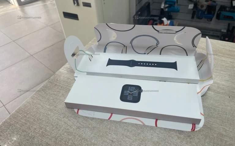 Часы  Apple Watch SE 2023 40 mm