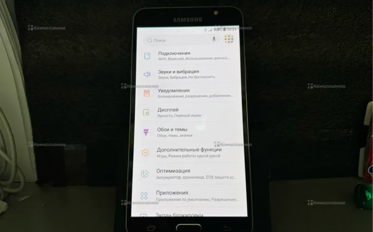 Samsung Galaxy J7 (2016) 2/16 ГБ