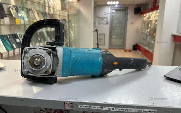 Полировальная машина makita 9227CB