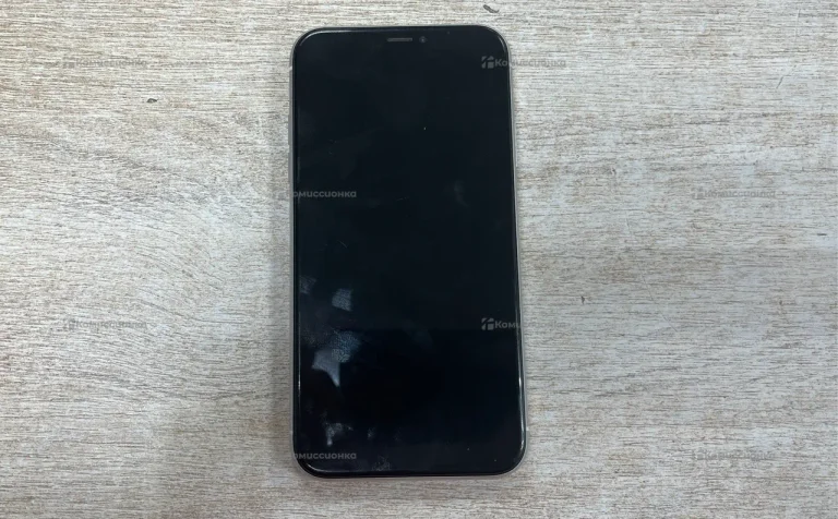 Apple iPhone  XR 64ГБ.