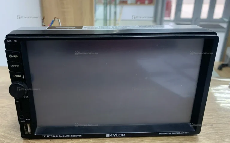 Автомагнитола  SKYLOR 7011