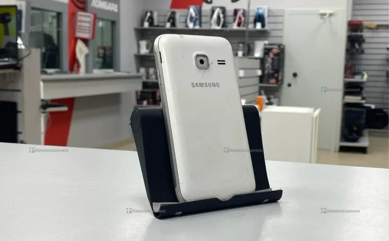 Samsung Galaxy J1 1/8 ГБ