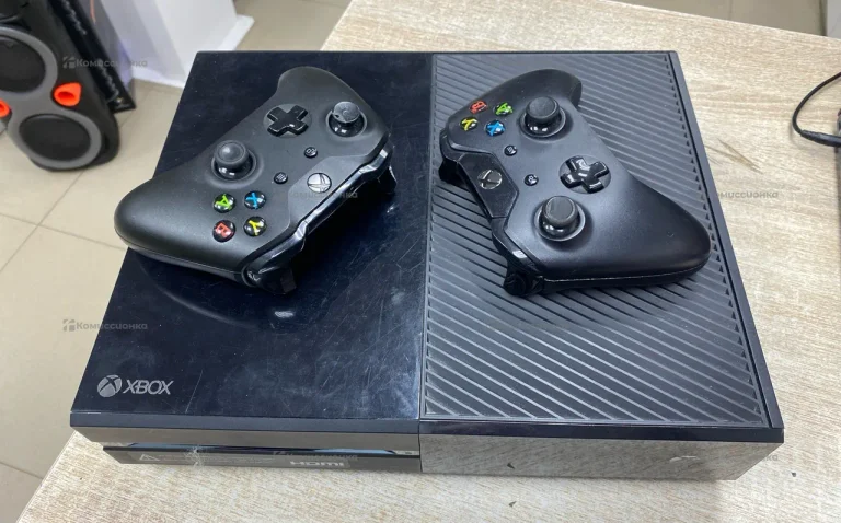 Приставка Игровая приставка Xbox One Console