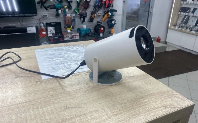 Проектор  HY300