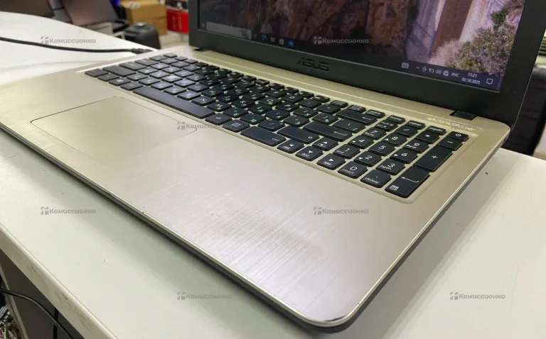 Ноутбук Asus E2-6110