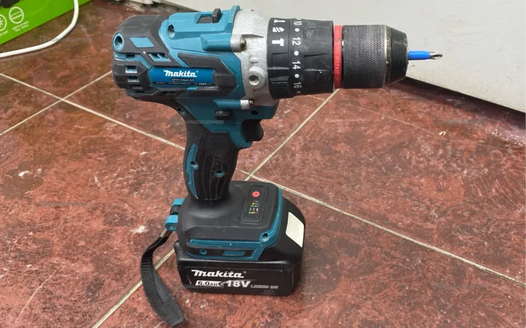 Шуруповерт Makita