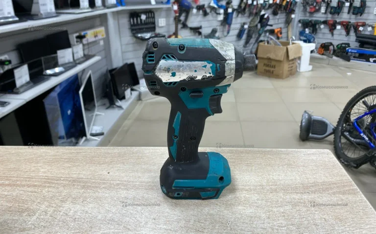 аккумуляторный гайковерт Makita DTD153
