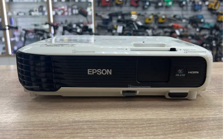 Проектор  Epson EB-X04