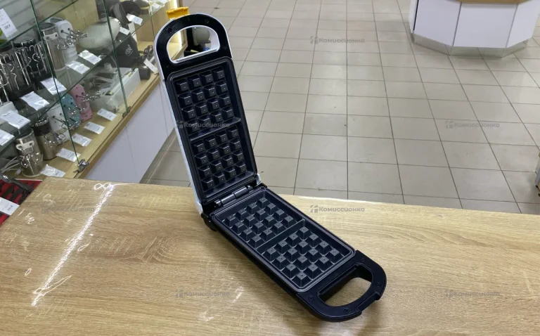 Вафельница Kitfort KT-1689