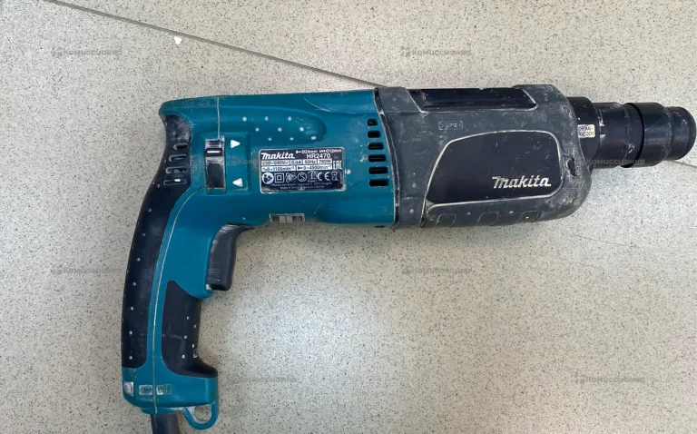Перфоратор Makita HR2470