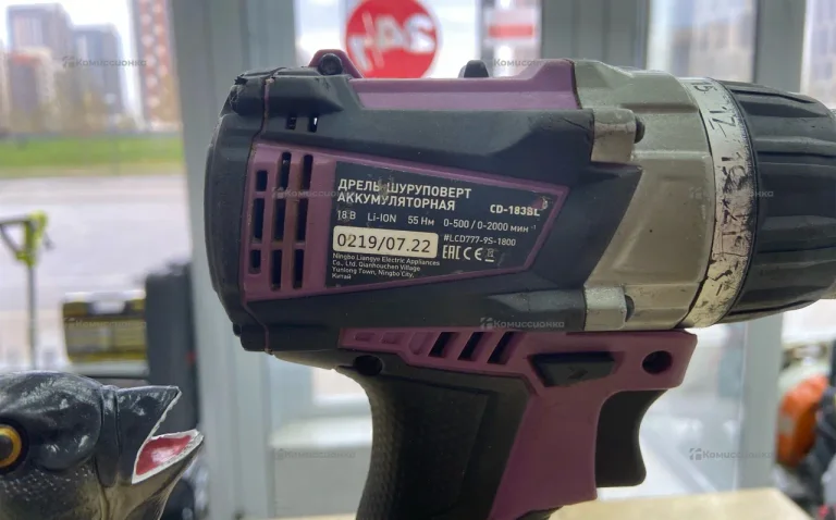 Аккумуляторная дрель-шуруповерт КМ Атом CD-183BL