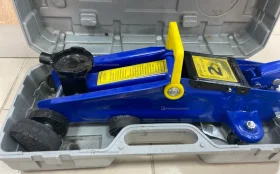 Домкрат подкатной Orpheus 2T