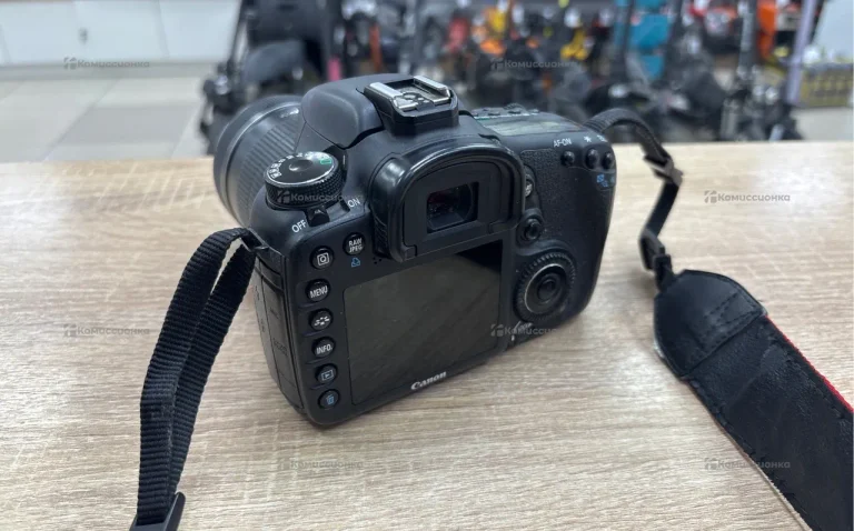 Фотоаппарат  EOS 7D три объектива и аксесуары