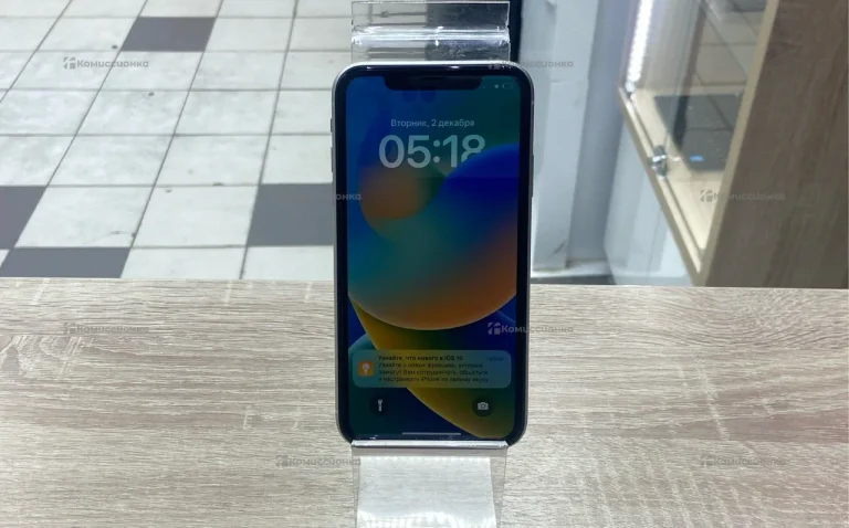 Apple iPhone 11 4/128 ГБ