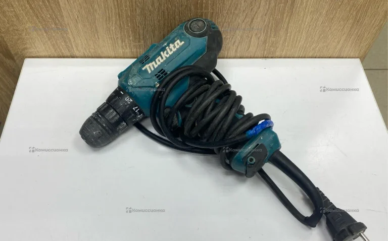 сетевая дверь шуруповерт Makita DF0300