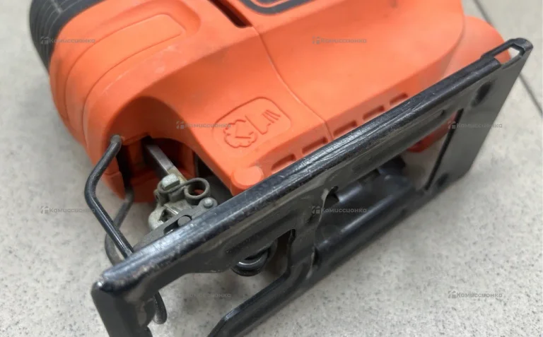 Электролобзик Black Decker KS701E