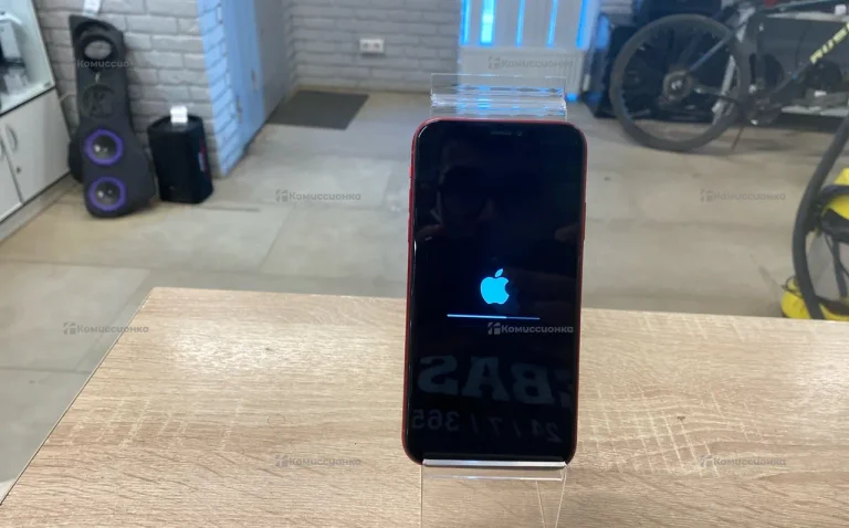 Apple iPhone Xr 64 ГБ.
