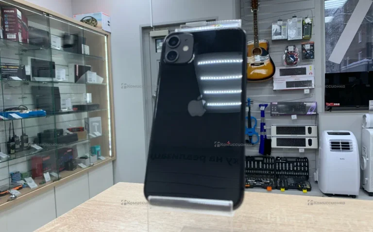 Apple iPhone 11 4/64 ГБ