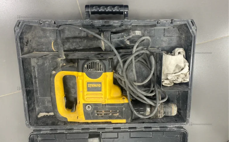Отбойный молоток DeWALT25501 qs
