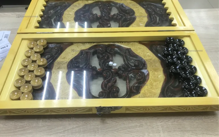 Нарды резные со стеклом