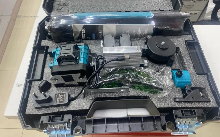 лазерный уровень со штативом makita реплика