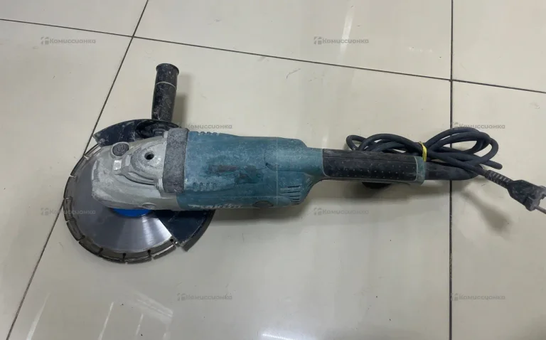 УШМ Makita GA9020S.